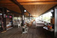 Yildiz Country Hotel - parkir