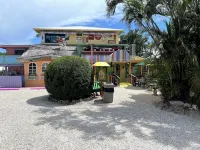 New Amazing Villa on water in charming Captiva