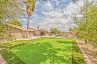 Beautiful Yard, Pool, Spa and Basketball Court - Exquisite Spacious Retreat Hotel di South of The Strip