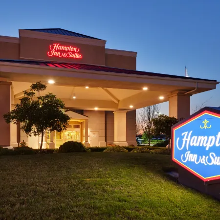 Hampton Inn & Suites by Hilton Sacramento-Airport-Natomas Отели рядом с достопримечательностью «Арена Арко»