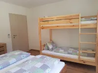 Apartment-Bergblick 80 m2 for up to 6 people Hotels in Arnbach