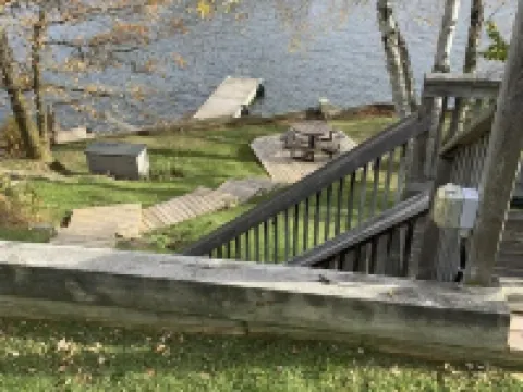 *PROMO* Road access 4 bdrm/2 bath house on Lake of the Woods-2 mins to downtown! Hoteles en Kenora