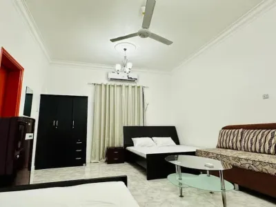 Modern Furnished Family Room In Sharjah فنادق في 