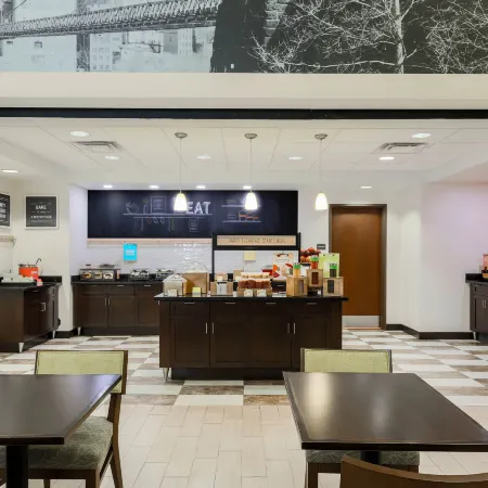 Hampton Inn & Suites Wheeling-The Highlands