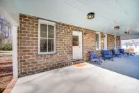 Radiant Gloucester House w/ Private Porch!