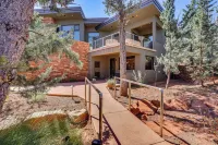 山景露台：賽多納套房靠近小徑