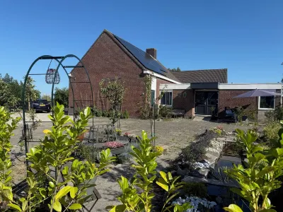 The Pond Castle, where water and tranquility meet Hotels in 