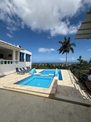 Live the Dream – Luxury Villa with Pool & Breathtaking Views! Hoteles en 