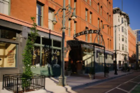 더 옥스퍼드 호텔