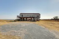 11 Mi to Chincoteague: Atlantic Home w/ Decks! - Homestays