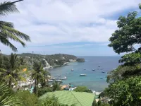 Studio apartment with pool and ocean views . Hotel di 