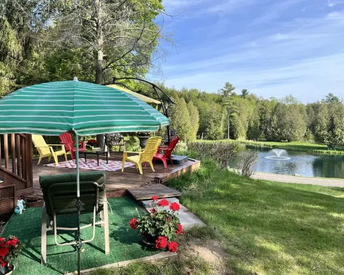 Otters Cove 5 Bedroom Luxury Cottage Hôtels à : Clarington