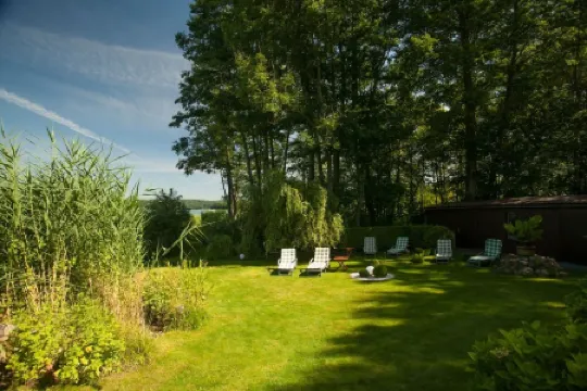 Dream view apartment in a chalet on Lake Sader