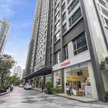 Four-Bedroom Deluxe Apartment with City View Hotel Exterior