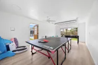 4 Miles to Beach! Pool! Gameroom! Fire Pit! Sleeps 8! Hotel in zona Crane Creek Promenade Manatee Observation Area