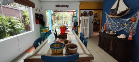 Comfortable rooms complete with minibar. Kitchen and swimming pool in the residence.