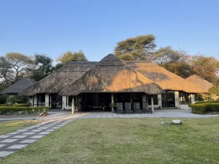Luxury Villa on Private Game Reserve in Maun, Botswana Отели в г. Нгамиленд Восток