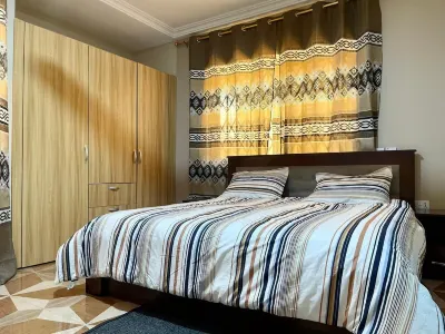 Cozy home a way from home. This home is clean and ultramodern. Hotel di 