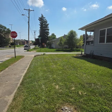 Charming 2-bedroom house in central Lafayette. 3 minute walk to ColumbianPark