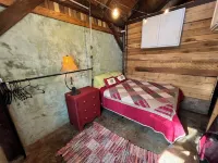 Cozy cabin on Jasper side of Smith Lake. Close to all amenities!