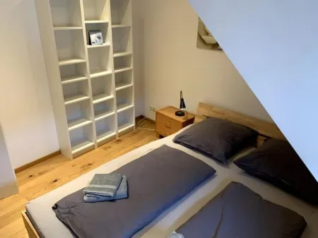 New ad, penthouse, cozy wine village, near Würzburg Отели в г. Тайльхайм
