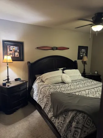 Cozy upstairs apartment in lovely Altus with downtown view, AC, WiFi Отели в г. Jackson County