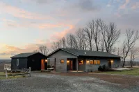 Wellness Retreat with Hot Tub, Gym, Cold Plunge, Office