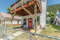 Lofi Girl Book Lover's Nook- 2BD 1BATH A/C Washer/Dryer Full kitchen/ fast WIFI