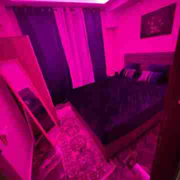 Chic 1-bedroom apartment with WiFi, AC in vibrant Kallithea Rooms