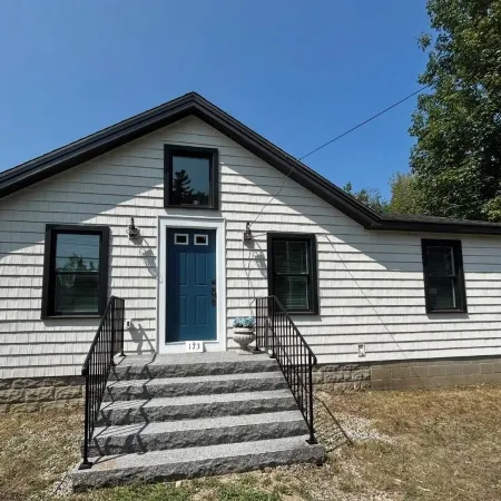 Brand new renovated 2-bedroom cottage in welcoming Wells with AC
