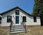 Brand new renovated 2-bedroom cottage in welcoming Wells with AC Hotel a Wells