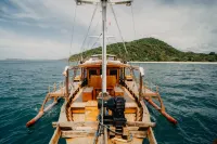 Private Sailling Komodo Cruise Overnight Charter