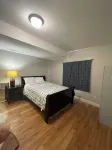 Spacious 5-bedroom house with WiFi, AC in charming Saint Robert