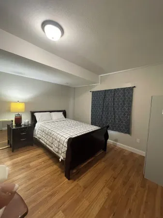 Spacious 5-bedroom house with WiFi, AC in charming Saint Robert