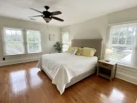 Elegant & Spacious Historic Winter Park Home with Pool + Spa 溫特帕克住宿飯店