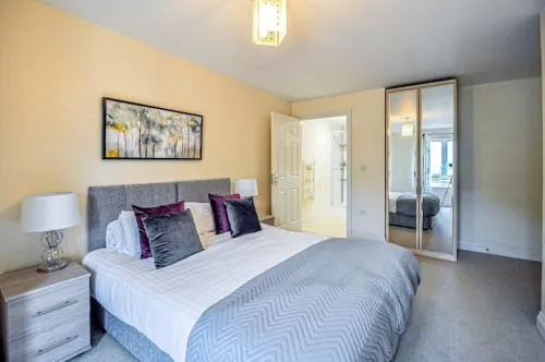 Entire Apartment Sleeps 4 Near the River Thames