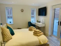 Escape London in London - 2 bed luxury apartment in lovely Wanstead Hotels near Wanstead