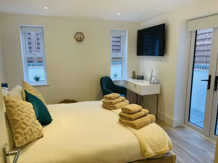 Escape London in London - 2 bed luxury apartment in lovely Wanstead Отели рядом с достопримечательностью «South Woodford»