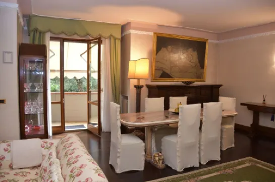 Elegant apartment with large terraces in quiet residential area. Hotels in Sesto Fiorentino