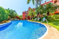 ¡A 1 Cuadra de la Playa! Apartamento en Condominio, Playa Tamarindo