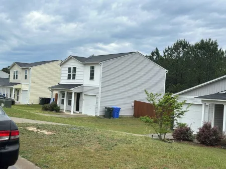 Charming 3bedroom house Fayetteville with WiFi, AC. and more. Start your getaway Отели в г. Камберленд