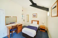 Discovery Inn - Leeds