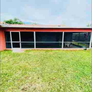 Guest Suite East Boca! Near Beach & Restaurants! Near FAU! Close to I-95! Hotel Exterior