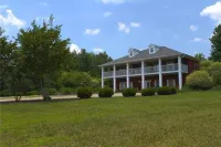 Patsy Cline Fan Room Hotels in Camden