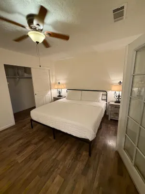 Cozy private suite in pleasant Rio Rancho with AC, WiFi, TV