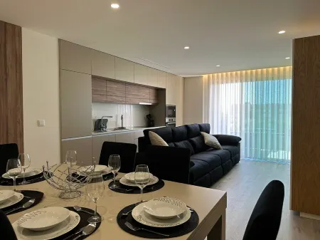 3 bedroom apartment in luxury furnished condominium 1000m from lavadores beach Отели в г. Каниделу