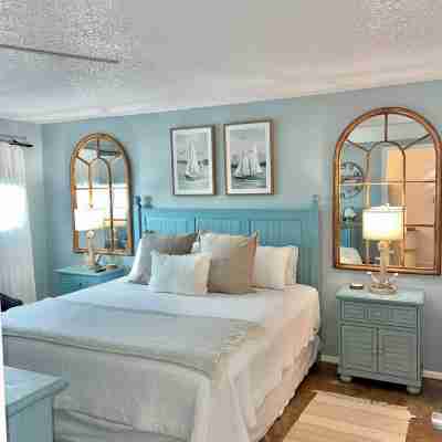 Cozy Beachfront Condo in Panama City Beach Rooms