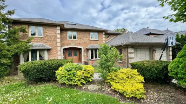 Massive Luxury Retreat w/Gym, Sauna & Games & More Hotels near Port Credit Library