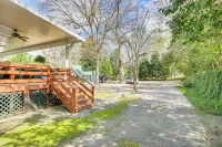 Aiken Apt w/ Garden-View Balcony: Half-mi to Dtwn! - Badekar