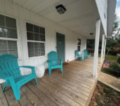 Cozy, Quiet & Private 3 BR Home! 15 Min to CLT Airport! 貝爾蒙特酒店